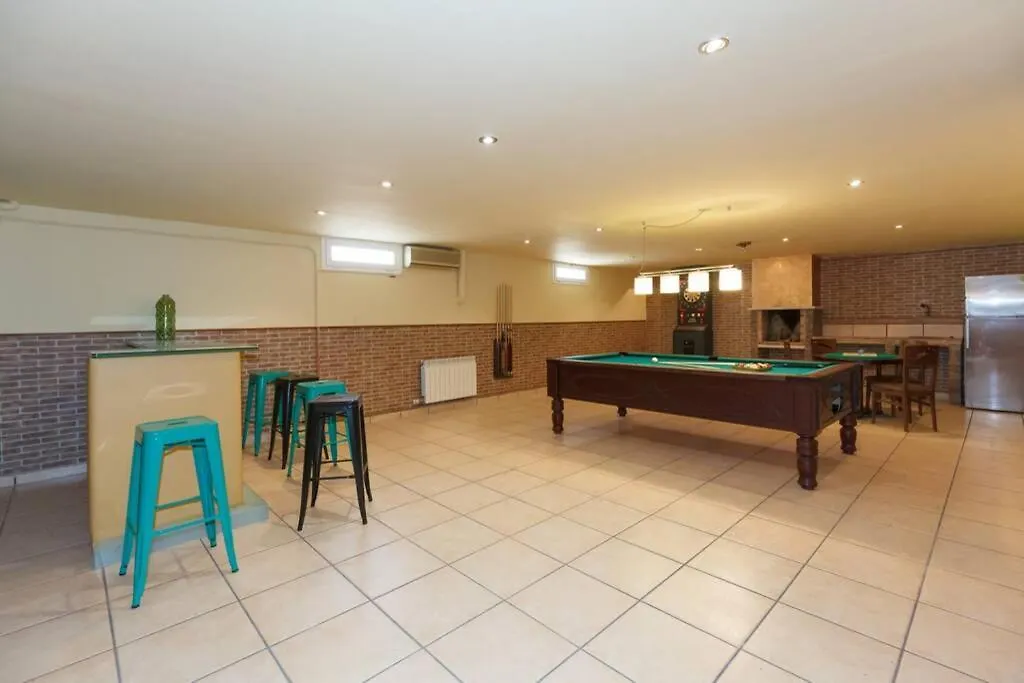 Villa Wine Experience Cambrils - Wine, Art & Games Spain