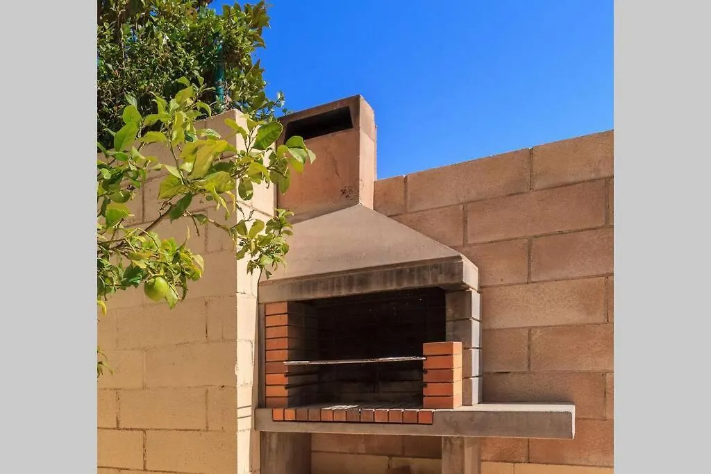 Villa Wine Experience Cambrils - Wine, Art & Games