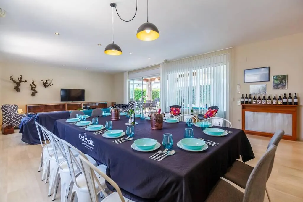 Villa Wine Experience Cambrils - Wine, Art & Games